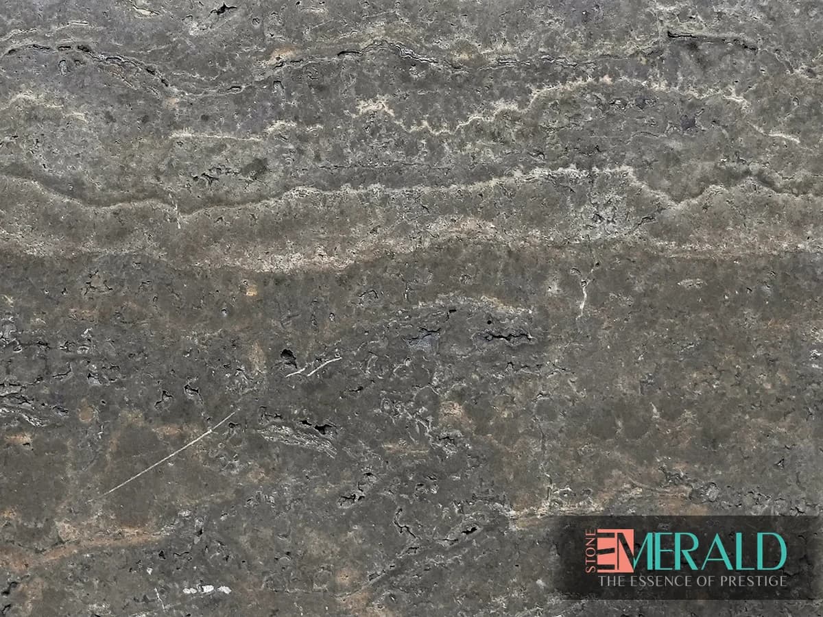 اسلب تراورتن با زمینه طوسی تیره و باند افقی موجدار